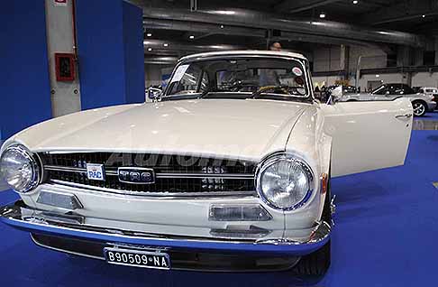 Finarte - Triumph TR6 2.5 PI del 1974, Lotto 01 esposta da Finarte ad AutoMotoRetrò 2026 a Fiere di Parma. Scopri la Triumph TR6 2.5 PI vintage cars. Non perdere le Foto esclusive di Automania!