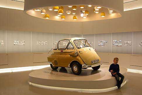 BMW - BMW Museum icona del passato la BMW Isetta width=