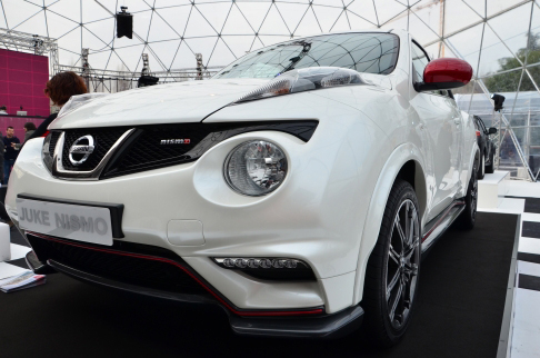 Nissan - La città di Juke accoglie le special Juke with Ministry of Sound, Juke-R, Juke 190HP Limited Edition, fino a Juke Box, l’impianto audio mobile che animerà la Juke Town stessa. width=