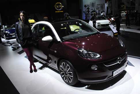 Opel - Durante il Motor Show, per raccontare le tre anime di ADAM, GLAM, SLAM e JAM, sarà organizzato l’evento ADAM & GLAMOUR. width=