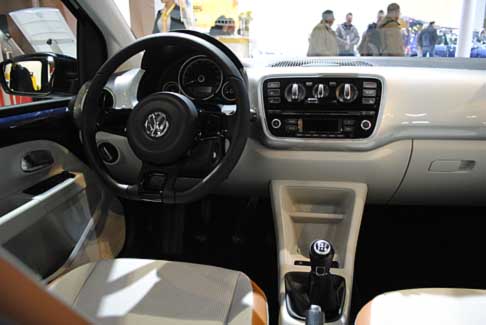 Volkswagen - La city car firmata Volkswagen si fa sempre più ecologica grazie all’arrivo della versione a metano. Stiamo parlando della Volkswagen ECO Up! presentata a Bologna dalla casa automobilistica tedesca ed esposta nel padiglione ENI del Motor Show width=
