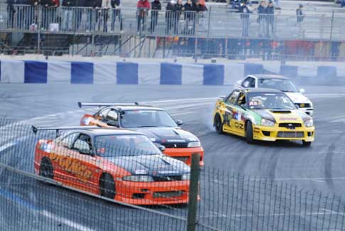 Drift Yokohama - Drift Yokoahama God Drif con quattro vetture in gara al Bologna Motor Show 2012 width=