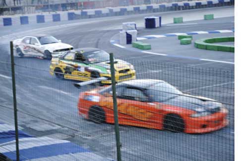 Drift Yokohama - Tre vettture raccing sul tracciato del Motor Sport Arena con il Drift Yokoahama God Drif width=