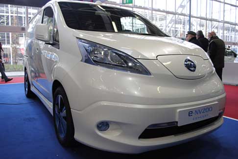 Nissan - Anteprima Italiana per Nissan e-NV200 Concept car vicolo commeciale elettrico al 100% ad Electric City al Bologna Motor Show 2012 width=