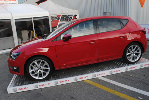 Seat - La vettura è disponibile con prezzi a partire da 17.370 Euro in 3 allestimenti (Reference, Style e FR) e sette unità.  width=