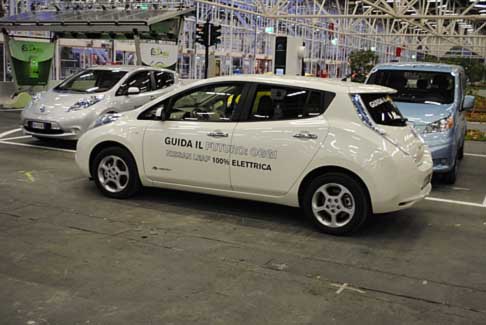 Nissan - Vettura elettrica Nissan Leaf utilizzata da Automania per test drive ad Electric City al Bologna Motor Show 2012 width=