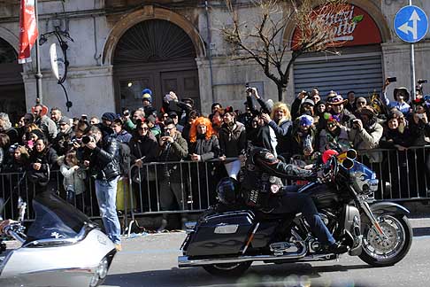 Carri Allegorici di Putignano - Bike Harley Davidson al Carnevale di Putignano 2015 per la 621^ edizione width=