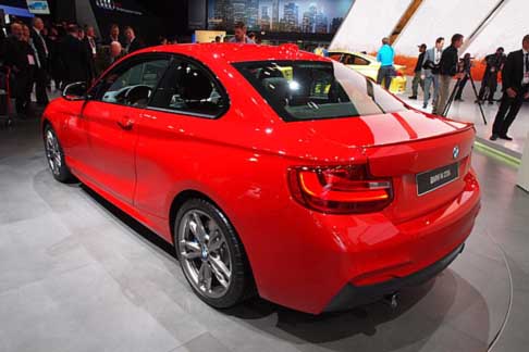 BMW - Bmw M 235i in grado di offrire delle performance più sportive rispetto a quelli precedenti della sua stessa serie width=