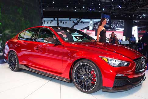Infiniti - Infiniti Q50 Eau Rouge Concept realizzata in collaborazione con gli ingegneri del Team di Formula 1 Red Bull Racing width=