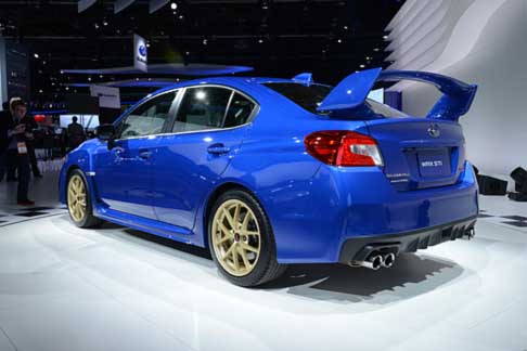 Subaru  - In coda troviamo un diffusore integrato, doppi scarichi e un ampio spoiler che contribuisce ad esaltare le qualità dinamiche della vettura.  width=