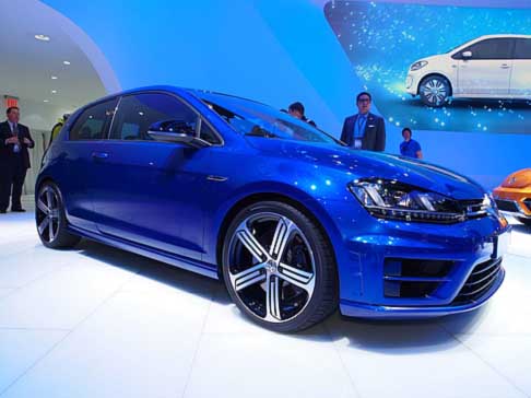 Volkswagen - La nuova Volkswagen Golf R, la vettura rappresenta la più potente Golf di sempre per il mercato nordamericano. width=