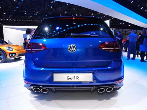 Volkswagen - Contribuiscono al dinamismo della Golf R il telaio sportivo di nuova concezione, il nuovo sterzo progressivo ed ESC Sport completamente disattivabile.  width=
