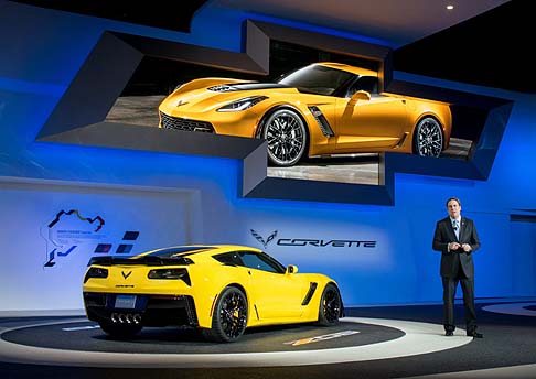 Chevrolet - L’equipaggiamento vede l’offerta di due tipologie di sedili, una versione GT, per una guida all’insegna del comfort, oppure Competition Sport con parti laterali rinforzate. width=