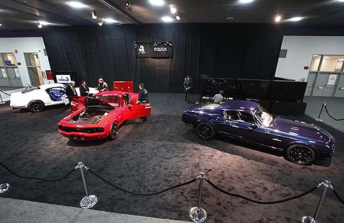 Equus Automotive - Nel Cobo Center spicca Equus Automotive, che nella vetrina d’Oltreoceano presenta una muscle car, la Equus Bass 770, in tre differenti varianti, tutte altrettanto affascinanti e incarnazione del tipico american style. width=