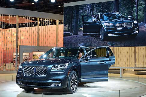 Lincoln - Lincoln Aviator è un suv di fascia luxury destinato al mercato d’Oltreoceano