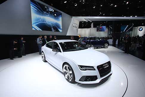 Audi - La grande coupé a cinque porte, presentata in anteprima al Salone di Detroit, monta un motore 4.0 TFSI 560 CV (412 kW) dalle elevate performance.  width=