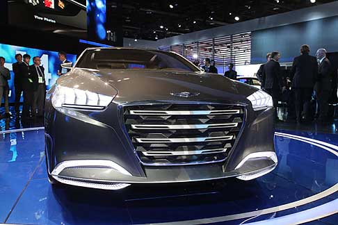 Hyundai - Qualità premium e linee fluide per la concept Hyundai HCD-14 Genesis Coupè, che anticipa, al Salone di Detroit, il future orientamento stilistico della nuova berlina-coupè del brand coreano, attesa sul mercato nel 2014.  width=