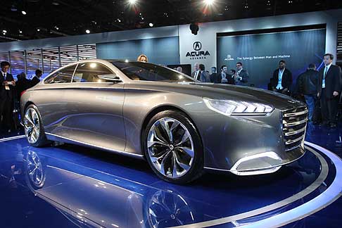 Hyundai - Completano il kit di dotazioni estetiche i fari a LED, i cerchi in lega di grande diametro e sbalzi contenuti. . width=