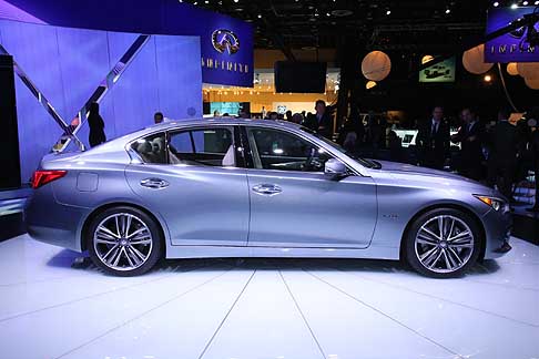 Infiniti - Insieme alla Infinti Q50 debuttano anche due nuove tecnologie per il miglioramento delle prestazioni: la tecnologia Infiniti Direct Adaptive Steering e l’Active Lane Control. width=