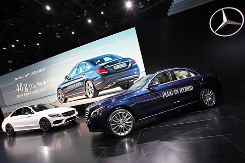 Mercedes - Il marchio tedesco ha presentato al NAIAS di Detroit, un ibrido plug-in per la sua linea C-Class denominato Mercedes C350 width=