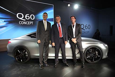 Infiniti - La Q60 Concept si esprime attraverso il propulsore 3 litri V6 di nuova generazione con iniezione diretta e doppio turbocompressore, che fa parte della nuova famiglia di motori, più leggeri, più piccoli, più efficienti e più potenti.  width=