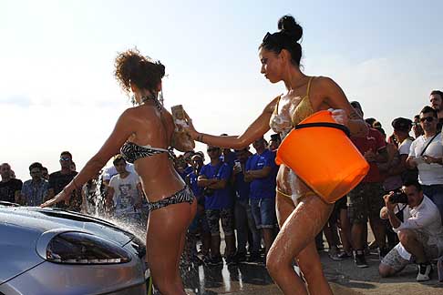 Donne & Motori Show 2015 - Sexy Car Wash con le sexy Maristella e Sharon width=