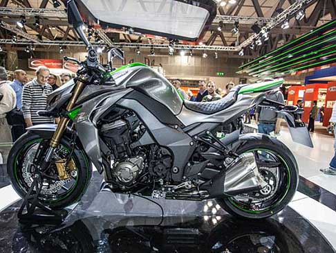 Kawasaki - Kawasaki Z1000 motore dal motore 4 cilindri 16 V da 1.043 cc e 142 CV width=