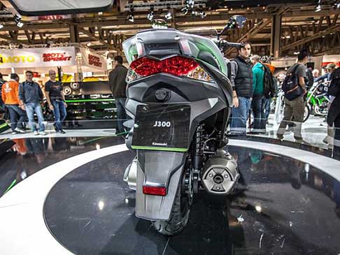 Kawasaki - Kawasaki scooter J300 posteriore all´EICMA 2013 width=