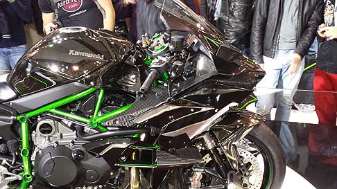 Kawasaki - Kawasaki Ninja H2R supercharged motorcycle width=