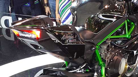 Kawasaki - Kawasaki Ninja H2R una delle moto più apprezzate all´Eicma 2014 width=