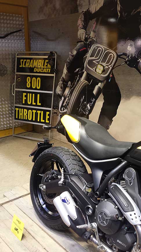 Ducati - Ducati Scrambler il modello Full Throttle è dedicata a chi ama le corse flat track width=