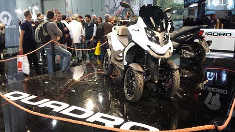 Quadro - Scooter QUADRO S è equipaggiato con un motore monocilindrico da 346cc, 4 valvole, albero a camme in testa, 27 CV a 7.000 giri/min, coppia max 28,8 Nm width=