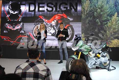 Moto Guzzi - Presentazione Moto Guzzi V100 Mandello in conferenza stampa a destra Marco Lambri responsabile centro stile Moto Guzzi all'Eicma 2021