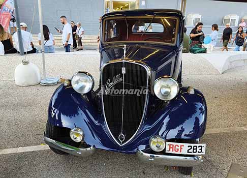 Fiat 508 Balilla delle Fiamme Gialle - La calandra della Fiat 508 Balilla del 1936 della Guardia di Finanza alla Fiera del Levante 2026 unisce eleganza vintage e storia istituzionale. Clicca sull´immagine per ingrandire i dettagli della griglia d´epoca. Guarda le Foto esclusive di Automania!