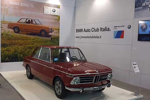 BMW - Accanto alle novità della casa bavarese, il BMW Auto Club Italia ha schierato alcuni gioielli storici come la BMW 2002 TI del 1968 width=