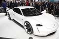 Porsche Mission E Concept è dotata di trazione e sterzata integrale