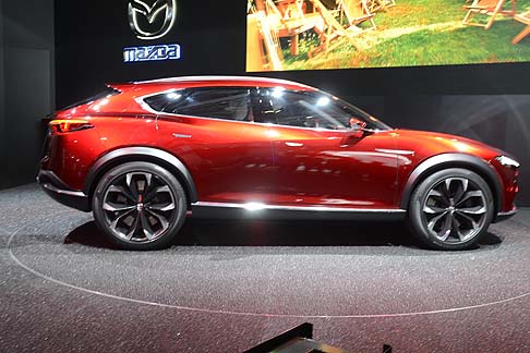 Mazda - Lungo 4,6 metri, il crossover Koeru è largo 1,9 metri, alto 1,5 m con un passo di 2.700 mm.