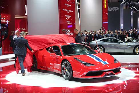 Ferrari - Ferrari 458 Speciale in anteprima mondiale al Salone di Francoforte: il presidente Luca Cordero di Montezemolo ha tolto i veli alla sportiva width=