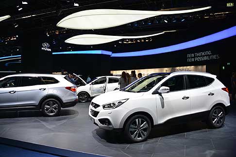 Hyundai - Dopo la presentazione ufficiale di Ginevra, la nuova Hyundai ix35 sarà presto disponibile negli showroom del marchio, puntando su caratteristiche di classe superiore. width=