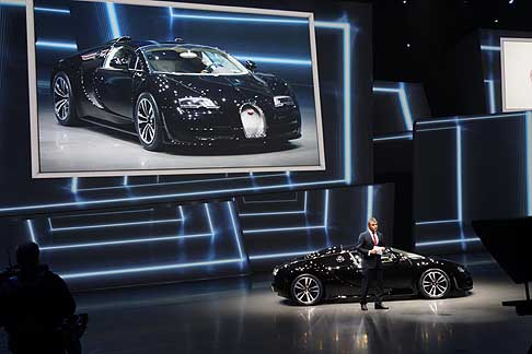 Bugatti - La lussuosa supercar vanta, inoltre, una specifica finitura diamantata per le ruote in lega e la firma di Jean Bugatti incisa a laser sui tappi della benzina e dell’olio.  width=