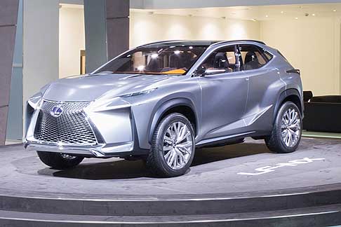 Lexus - Lexus LF-NX Concept con trasmissione full hybrid ad alta efficienza width=