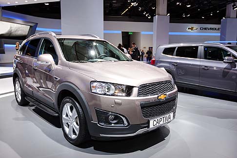 Chevrolet -  Tante novità nel carnet Chevrolet al 65esimo Salone di Francoforte, dove debuttano la nuova Camaro, in versione cabrio e coupè, la special edition Spark Bubble, la nuova offerta per i sistemi di infotainment MyLink e la Corvette Stingray. width=
