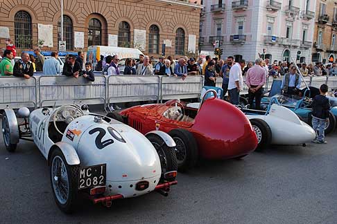 GP di Bari gara di regolarità - 4^ Rievocazione del Gran Premio di Bari: il 1 Maggio in piazza della Libertà a Bari, ci sarà l’esposizione delle auto storiche nel Paddock width=
