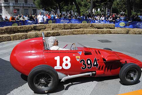 Corsa di regolarità - Stanguellini Formula J 1100 del 1959 del driver Dell´Isola che ha regalato spettacolo alla 4^ Rievocazione del Gran Premio di Bari width=