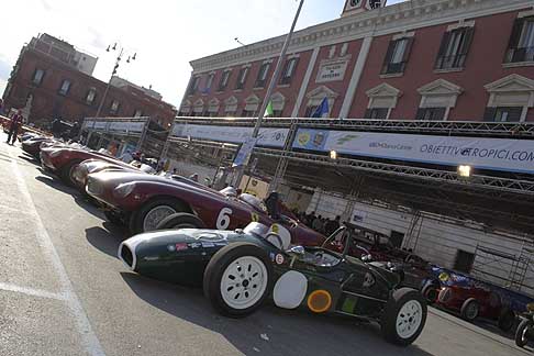 GP di Bari 2015 - Eposizione vetture esterne al Gran Premo di Bari 2015 width=
