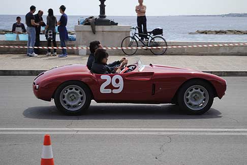 Corsa di regolarità - Moretti 750 sport duo Greco alle spalle si vendeva il polpo crudo... alla 4^ Rievocazione del Gran Premio di Bari width=
