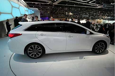 Hyundai - Hyundai i 40 wagon laterale width=