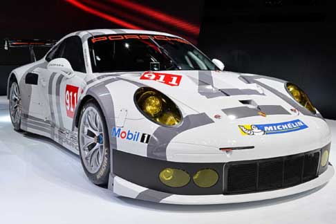 Porsche - La Porsche 911 RSR a trazione posteriore si basa sulla 911 Carrera, tipo 991. width=
