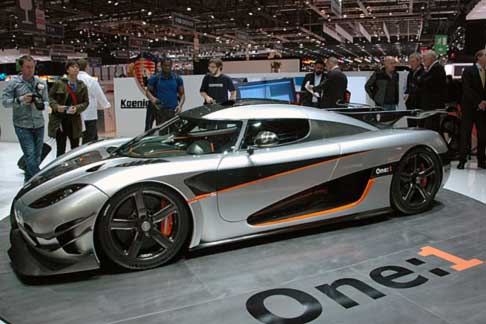 Koenigsegg - Koenigsegg One:1 una vettura capace di sviluppare 1000 kWdi potenza in grado di generare 1360 CV width=