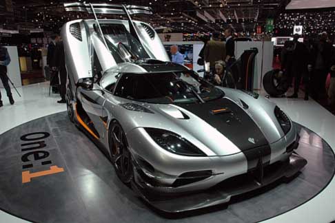 Koenigsegg - Koenigsegg One:1 la prima Megacar al mondo width=